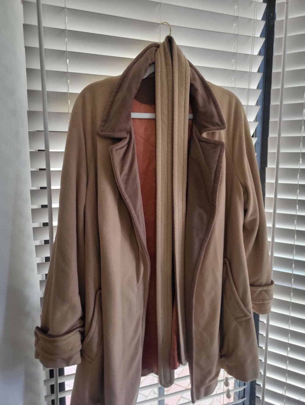 Vintage Miracle Beige Coat with Brown Trim - Picture 2 of 6